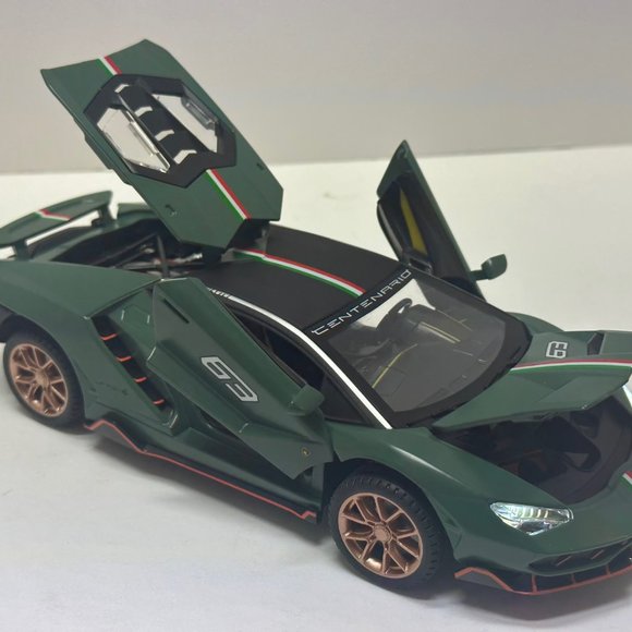 1:24 Lamborghini Centenario Diecast With Headlight & Taillight LED Matt Green - Picture 6 of 11